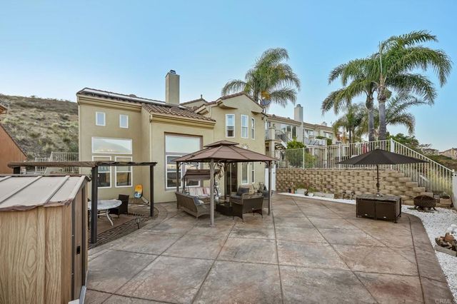 1819 Fabled Waters Dr, Spring Valley, CA 91977