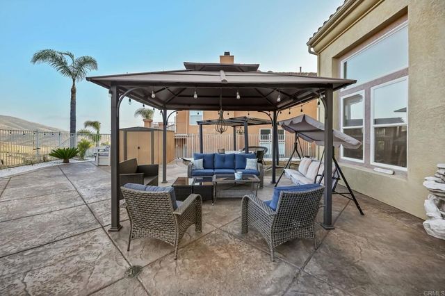 1819 Fabled Waters Dr, Spring Valley, CA 91977