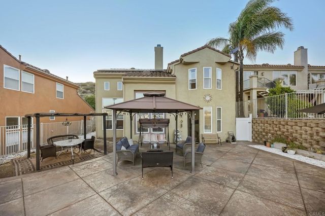 1819 Fabled Waters Dr, Spring Valley, CA 91977