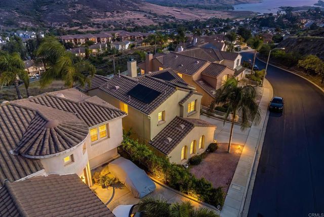 1819 Fabled Waters Dr, Spring Valley, CA 91977