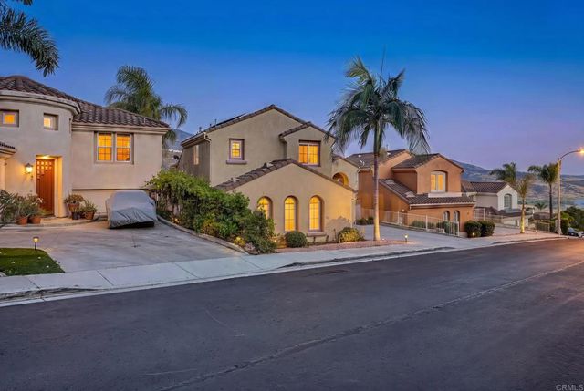 1819 Fabled Waters Dr, Spring Valley, CA 91977