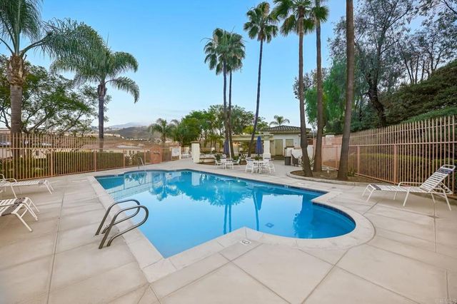1819 Fabled Waters Dr, Spring Valley, CA 91977