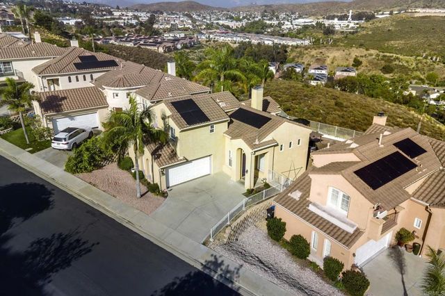1819 Fabled Waters Dr, Spring Valley, CA 91977