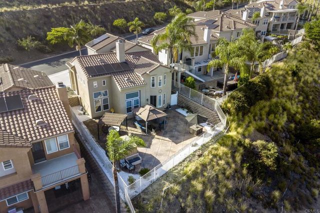 1819 Fabled Waters Dr, Spring Valley, CA 91977