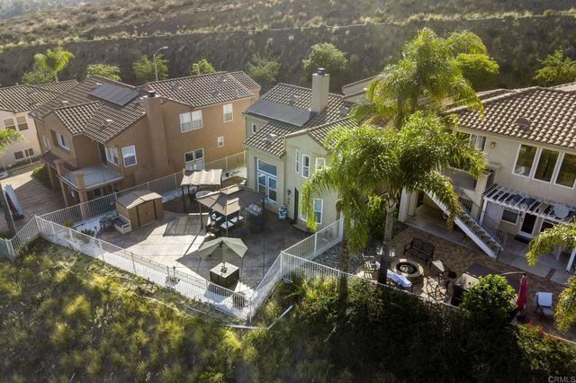 1819 Fabled Waters Dr, Spring Valley, CA 91977