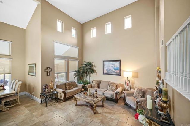 1819 Fabled Waters Dr, Spring Valley, CA 91977