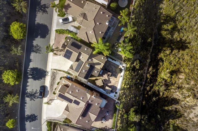 1819 Fabled Waters Dr, Spring Valley, CA 91977