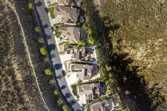 1819 Fabled Waters Dr, Spring Valley, CA 91977