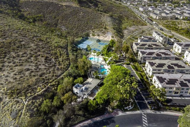 1819 Fabled Waters Dr, Spring Valley, CA 91977