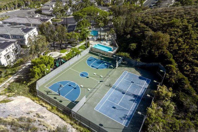 1819 Fabled Waters Dr, Spring Valley, CA 91977