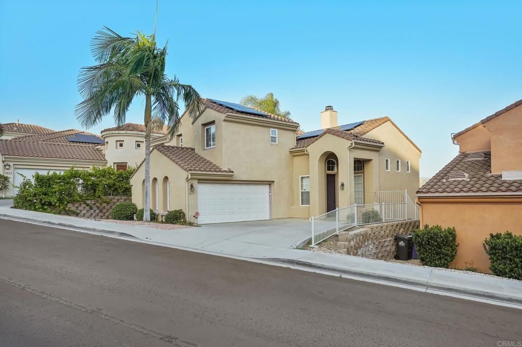 1819 Fabled Waters Dr, Spring Valley, CA 91977