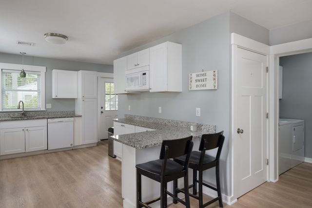 18 Elmwood St, Wareham, MA 02571