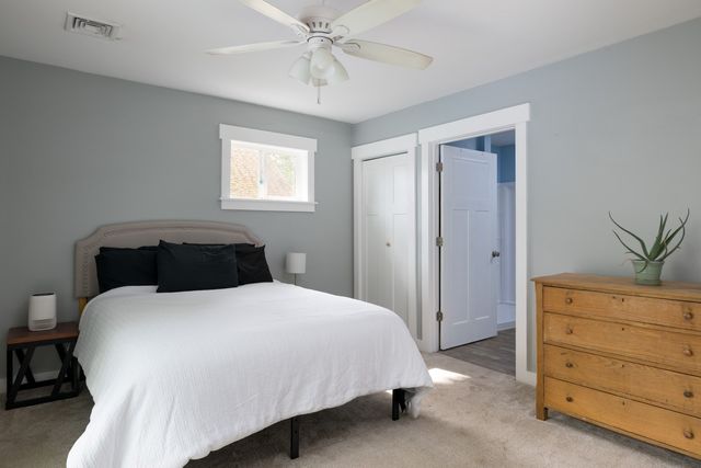 18 Elmwood St, Wareham, MA 02571