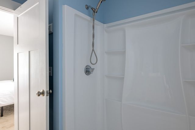 18 Elmwood St, Wareham, MA 02571