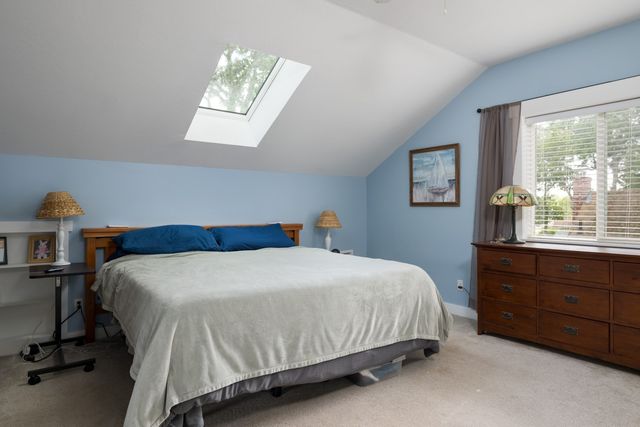 18 Elmwood St, Wareham, MA 02571
