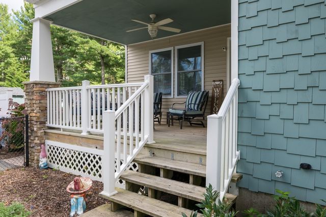 18 Elmwood St, Wareham, MA 02571