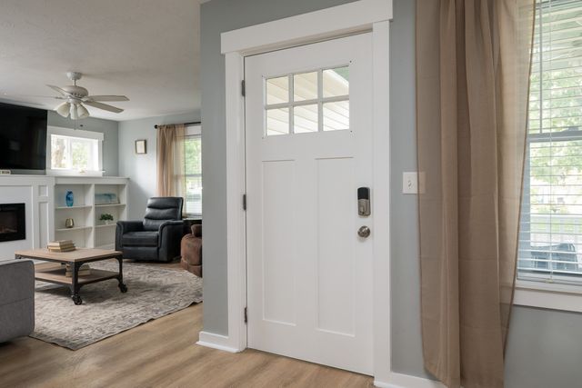18 Elmwood St, Wareham, MA 02571