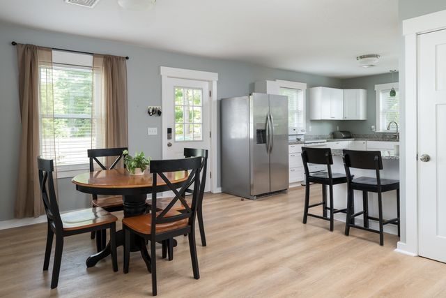 18 Elmwood St, Wareham, MA 02571