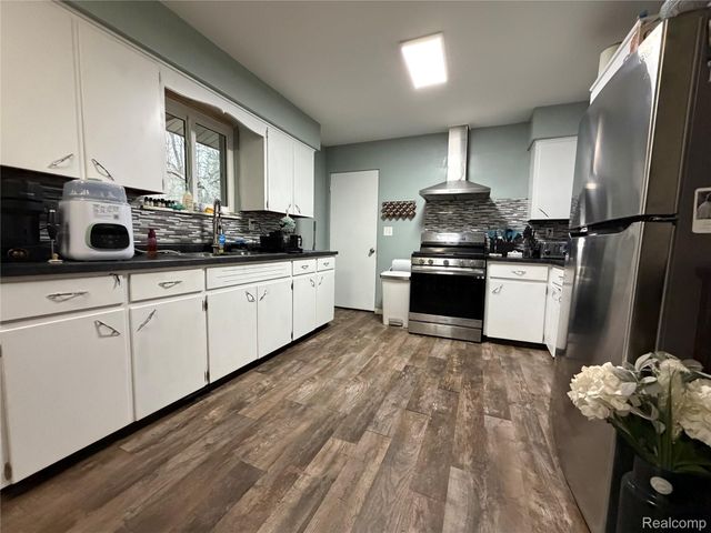 6644 Dorwood Road, Bridgeport Charter Township, MI 48601