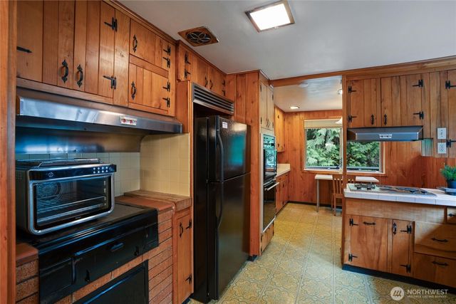 3649 Long Lake Road SE, Port Orchard, WA 98366