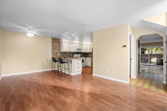 6820 Susanna Ct, Citrus Heights, CA 95621