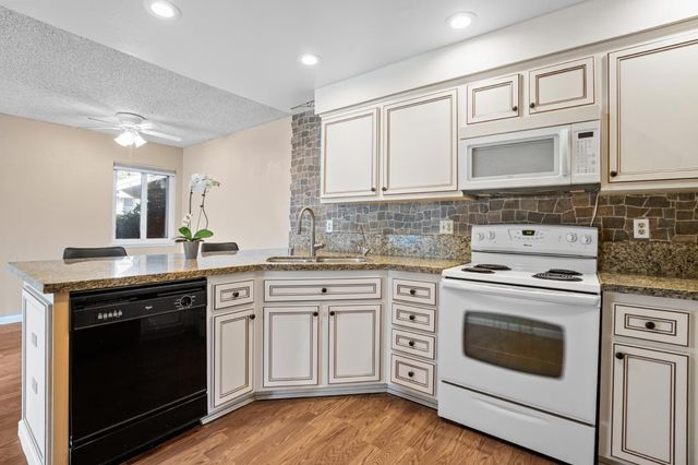 6820 Susanna Ct, Citrus Heights, CA 95621