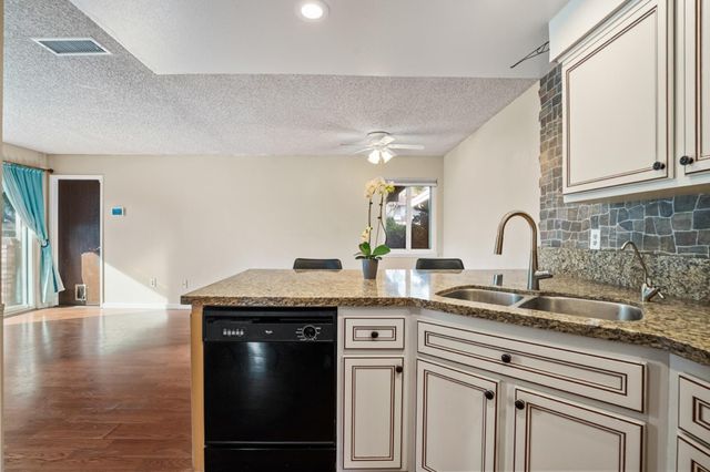 6820 Susanna Ct, Citrus Heights, CA 95621