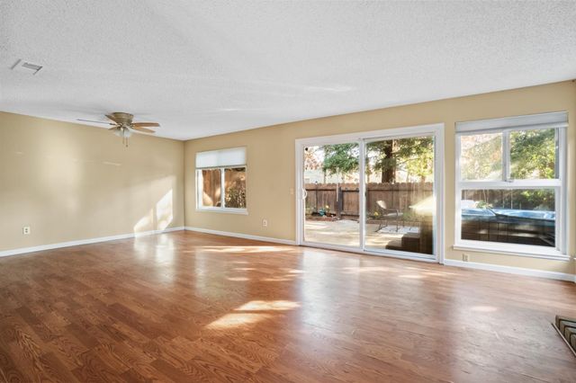 6820 Susanna Ct, Citrus Heights, CA 95621