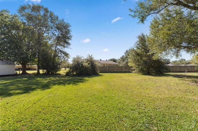 204 Larry Street, Iowa, LA 70647