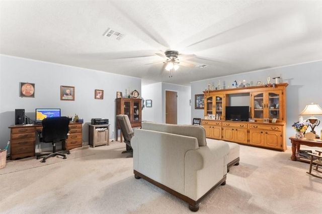 204 Larry Street, Iowa, LA 70647