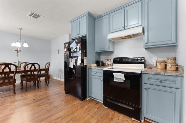 204 Larry Street, Iowa, LA 70647