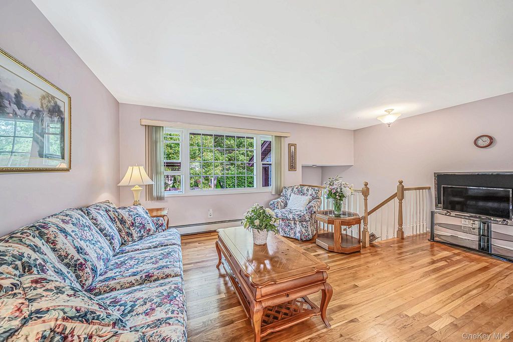 304 Pipe Stave Hollow Road, Mount Sinai, NY 11766 — photo 2