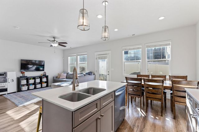 1540 E PRIMROSE LN, Layton, UT 84040