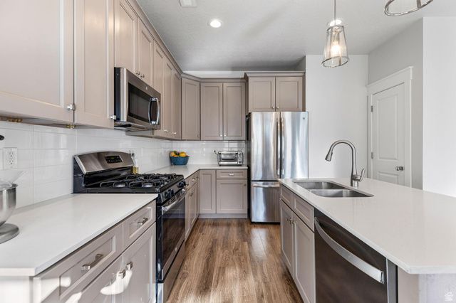 1540 E PRIMROSE LN, Layton, UT 84040