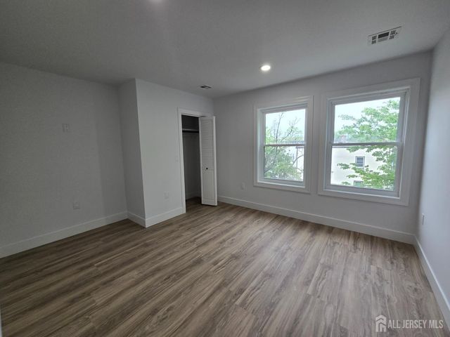 15 Chestnut Avenue, Irvington, NJ 07111