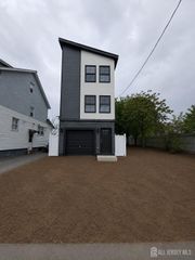 15 Chestnut Avenue, Irvington, NJ 07111