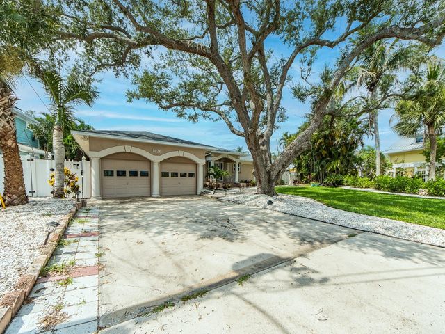 1826 VENETIAN POINT DRIVE, Clearwater, FL 33755