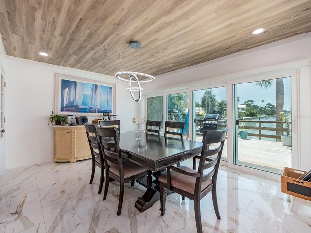 1826 VENETIAN POINT DRIVE, Clearwater, FL 33755