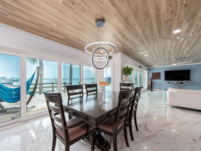 1826 VENETIAN POINT DRIVE, Clearwater, FL 33755
