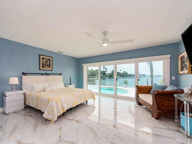 1826 VENETIAN POINT DRIVE, Clearwater, FL 33755