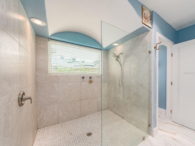 1826 VENETIAN POINT DRIVE, Clearwater, FL 33755