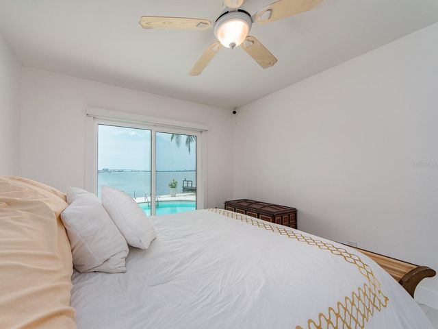 1826 VENETIAN POINT DRIVE, Clearwater, FL 33755