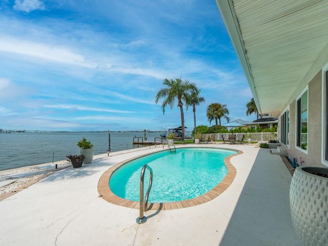 1826 VENETIAN POINT DRIVE, Clearwater, FL 33755