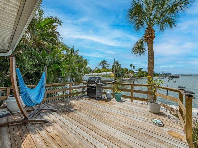 1826 VENETIAN POINT DRIVE, Clearwater, FL 33755