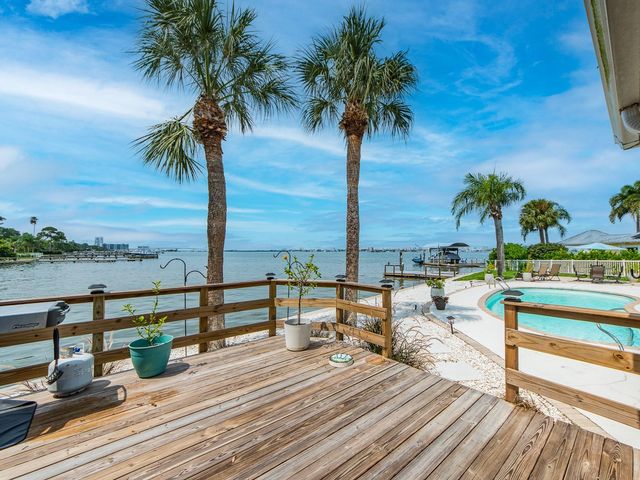 1826 VENETIAN POINT DRIVE, Clearwater, FL 33755