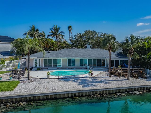 1826 VENETIAN POINT DRIVE, Clearwater, FL 33755