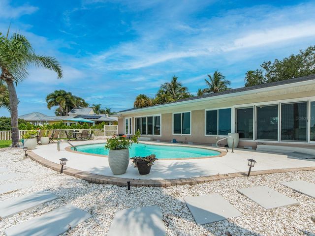 1826 VENETIAN POINT DRIVE, Clearwater, FL 33755