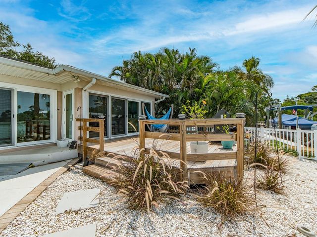 1826 VENETIAN POINT DRIVE, Clearwater, FL 33755