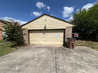 4519 E 24th Street, Dickinson, TX 77539