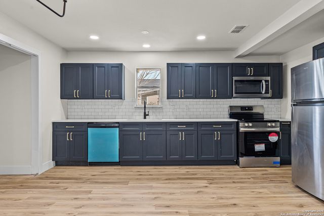 2018 E DREXEL AVE, San Antonio, TX 78210